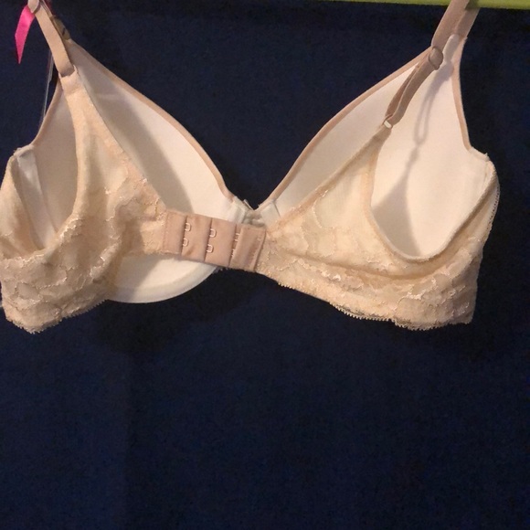 New Maidenform Bra.   2020 - Picture 5 of 8
